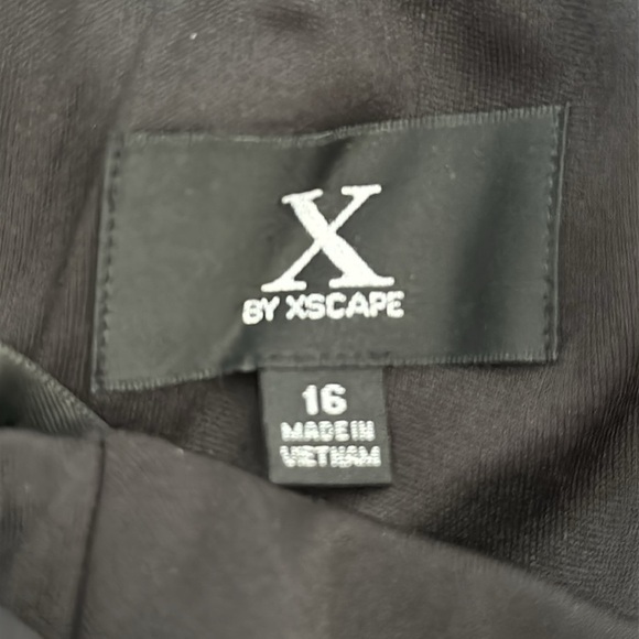 NEW X By XSCAPE Maggie Dress Off the Shoulder Formal Gown Ruffle Sleeve Size 16 - Picture 7 of 8